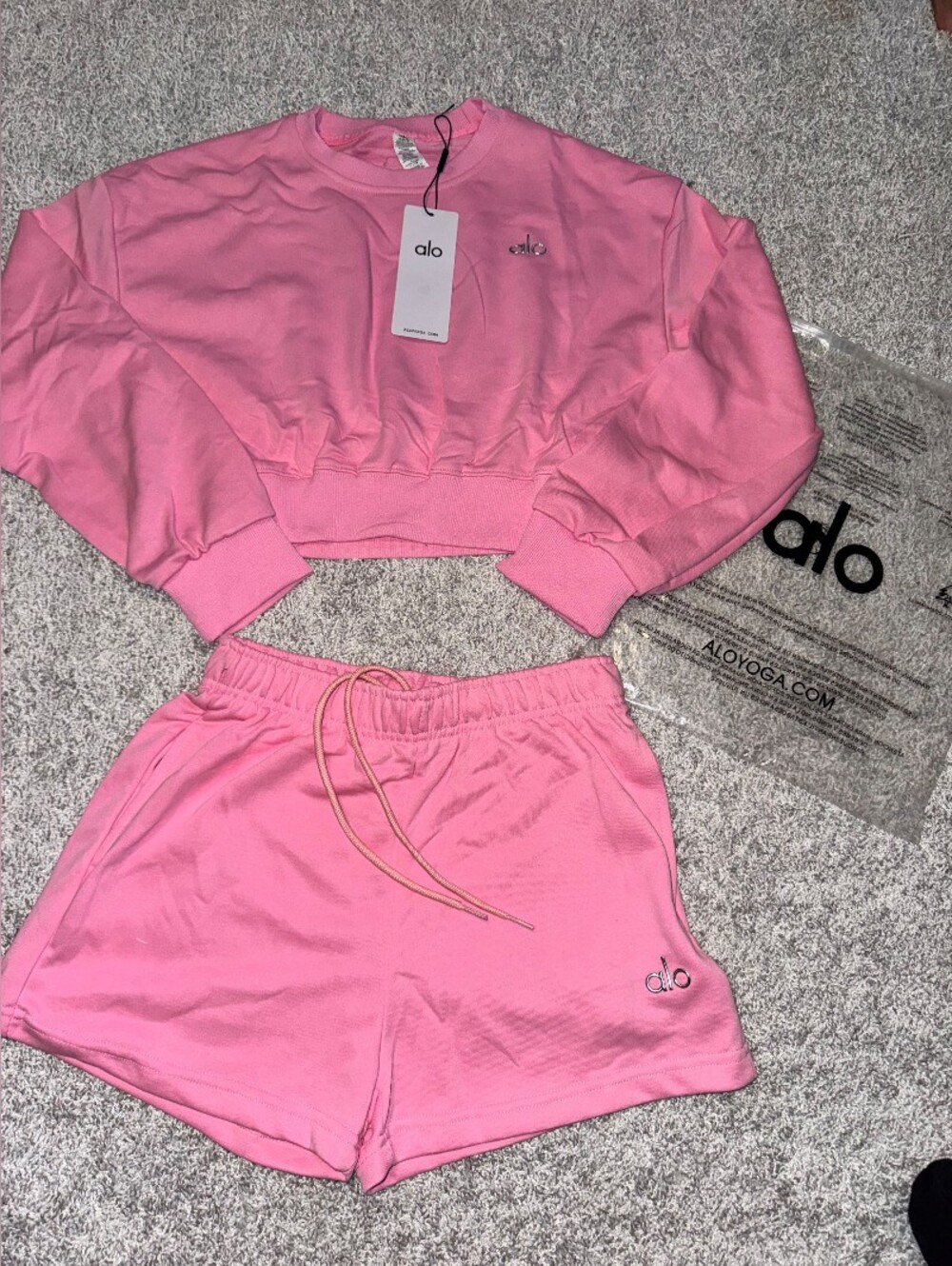 Alo Yoga Pink Sweatshirt & Shorts Set Size M